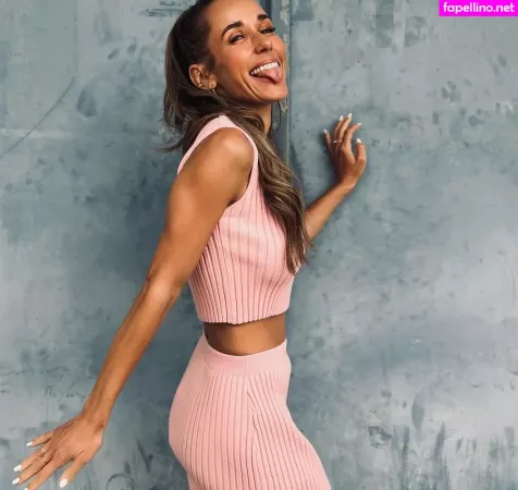 Annemarie Carpendale OnlyFans Thumbnail #Ah1sByKQet