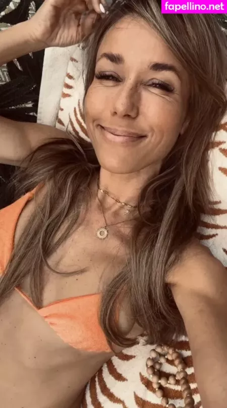 Annemarie Carpendale OnlyFans Thumbnail #JF8bttxq0X