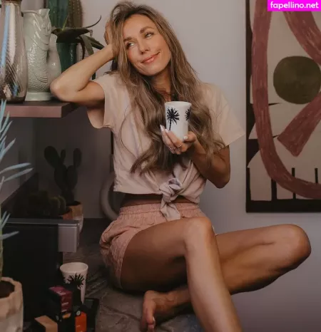 Annemarie Carpendale OnlyFans Thumbnail #LXSp0LaR2B