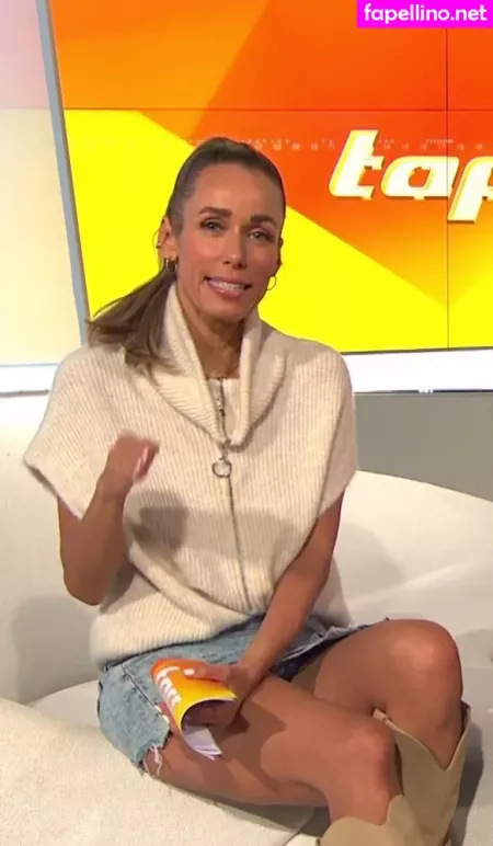 Annemarie Carpendale OnlyFans Thumbnail #Rg0GYd5ytP