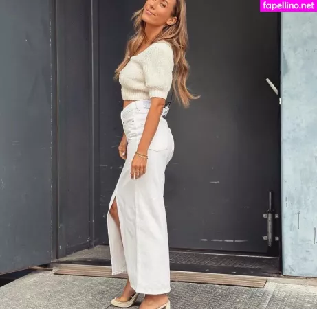 Annemarie Carpendale OnlyFans Thumbnail #Uuw5GfWGqV