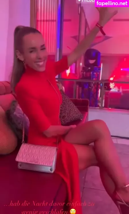 Annemarie Carpendale OnlyFans Thumbnail #ZwuoHMfJ5T