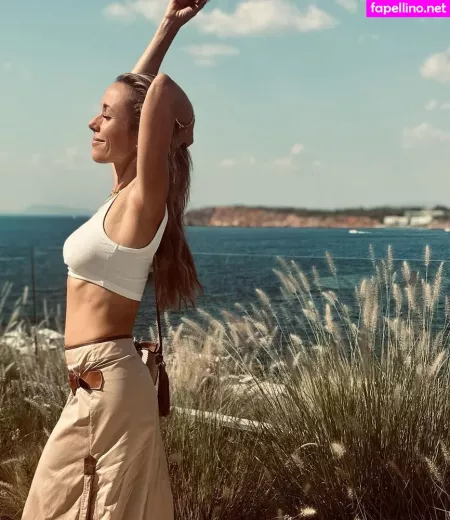 Annemarie Carpendale OnlyFans Thumbnail #eeKnbC2WjL