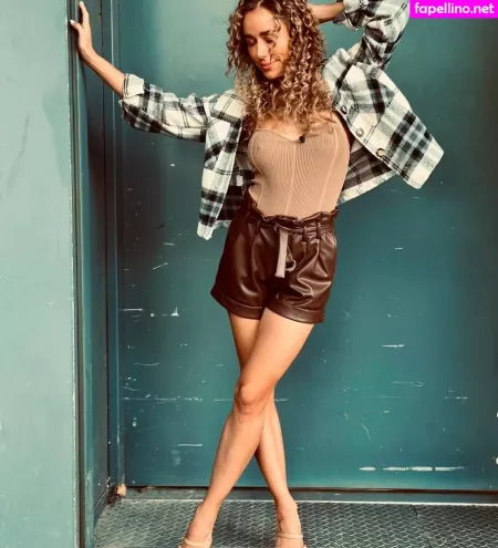 Annemarie Carpendale OnlyFans Thumbnail #hUjJAaOHUc
