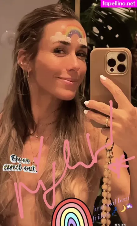 Annemarie Carpendale OnlyFans Thumbnail #jaji8AMWd0