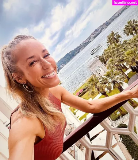 Annemarie Carpendale OnlyFans Thumbnail #oXj2R19uFH