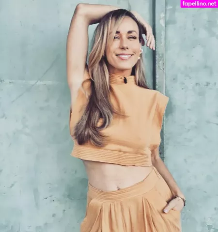 Annemarie Carpendale OnlyFans Thumbnail #sAjJPaSjpu