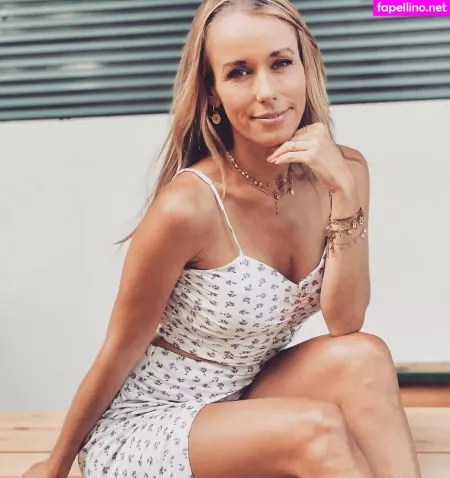 Annemarie Carpendale OnlyFans Thumbnail #t1ek2fb67t
