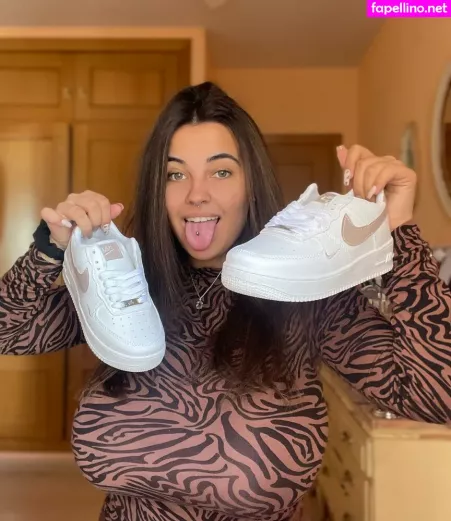 Anneris18 1 OnlyFans Thumbnail #cg6oQGoGCp