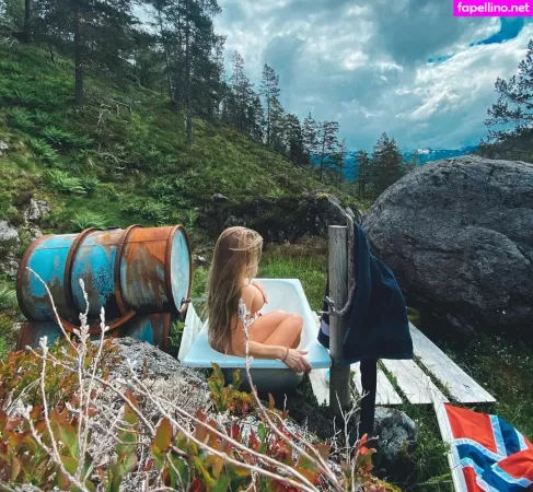 Annette Soknes OnlyFans Thumbnail #acGW18X2dy