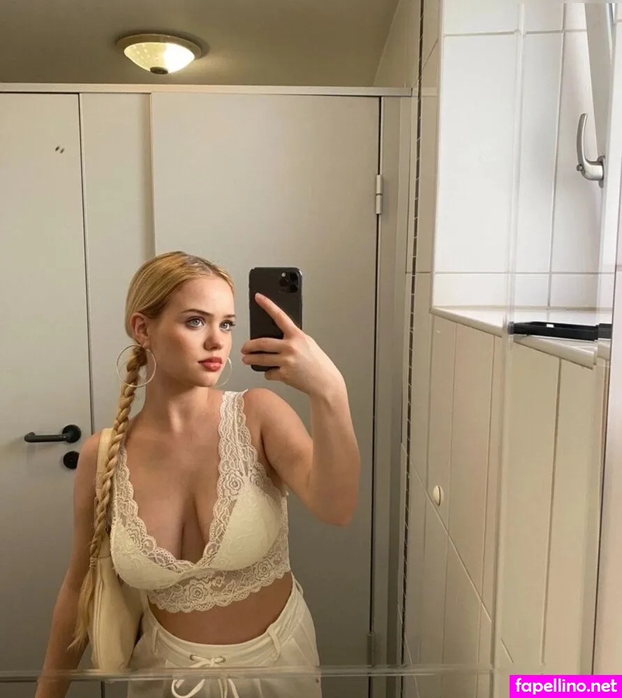 annewendel_ Nude Leaked OnlyFans Photo #OwGpUtPuiD