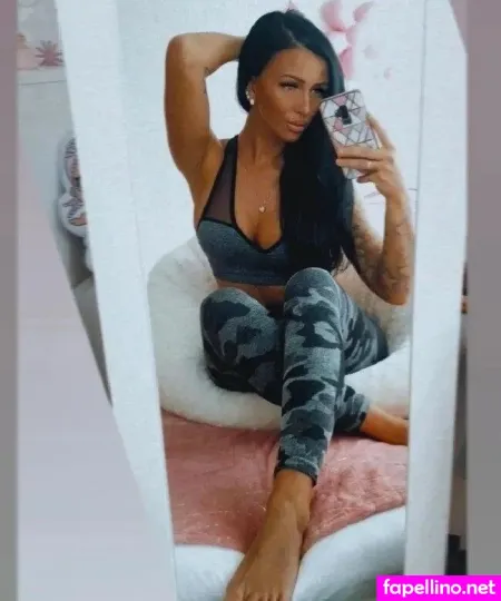 Anni 32 OnlyFans Thumbnail #9yx7UzOe9W