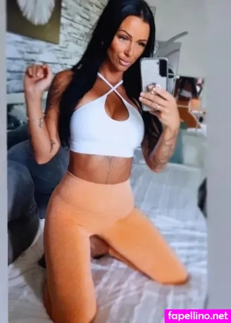 Anni 32 OnlyFans Thumbnail #C4L0IfzbZi