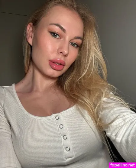 Anni Ai OnlyFans Thumbnail #3MncLGBAXS