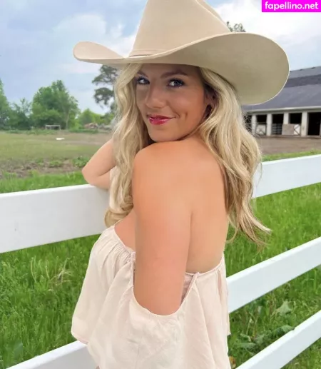 Annie Agar OnlyFans Thumbnail #Oj50niURWT