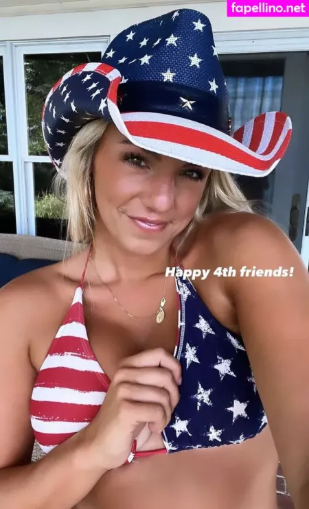 Annie Agar OnlyFans Thumbnail #r8SIN83s3a