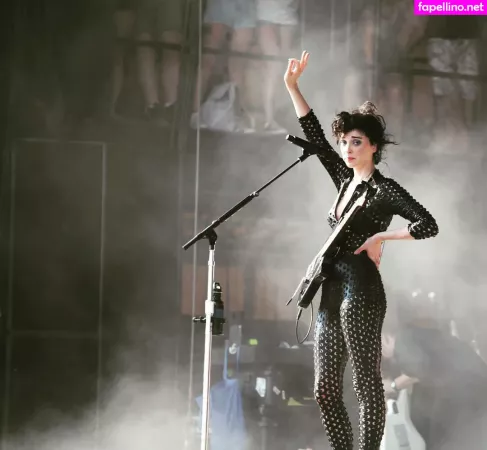 Annie Clark OnlyFans Thumbnail #B8ikeam9zN