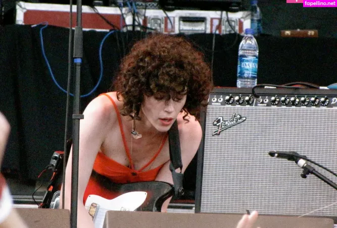 Annie Clark OnlyFans Thumbnail #I3MOHiwKg9