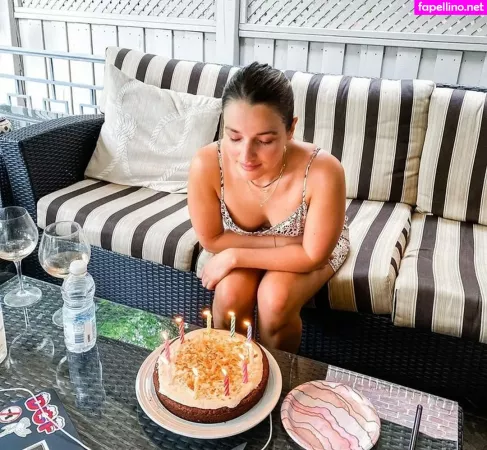 Annie Clark OnlyFans Thumbnail #IqDIVwOzkP