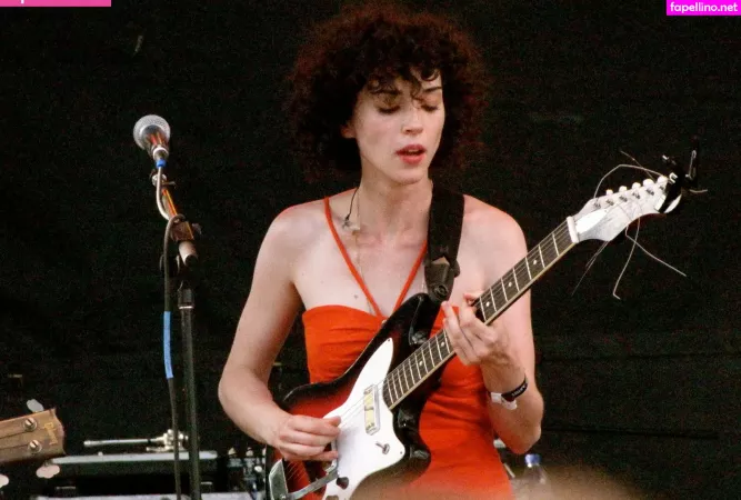 Annie Clark OnlyFans Thumbnail #g6iIwY6lhS