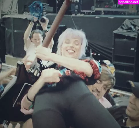 Annie Clark OnlyFans Thumbnail #gkfFgMZwm7