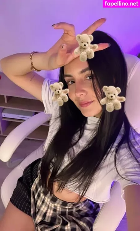 Annie Dreams OnlyFans Thumbnail #hCMBuG7RNv