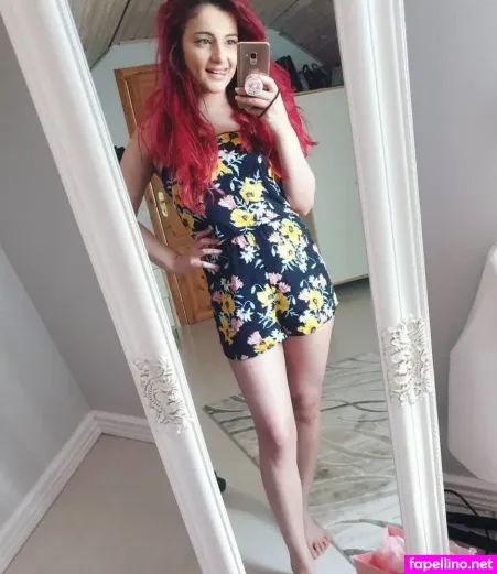 Annie Fuchsia OnlyFans Thumbnail #DTsAtEWy5X