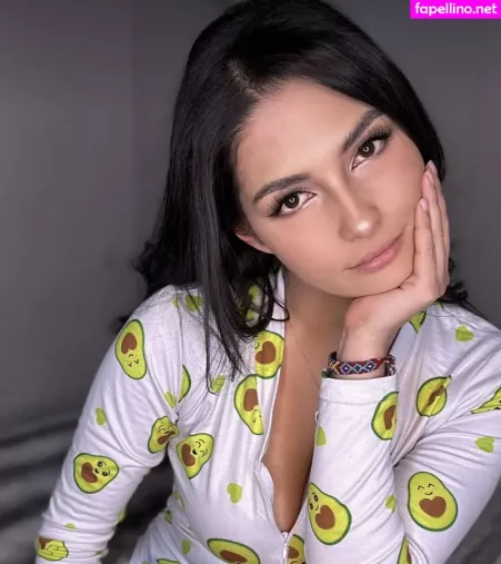 Annie Guzman OnlyFans Thumbnail #Gnou4jYZ21