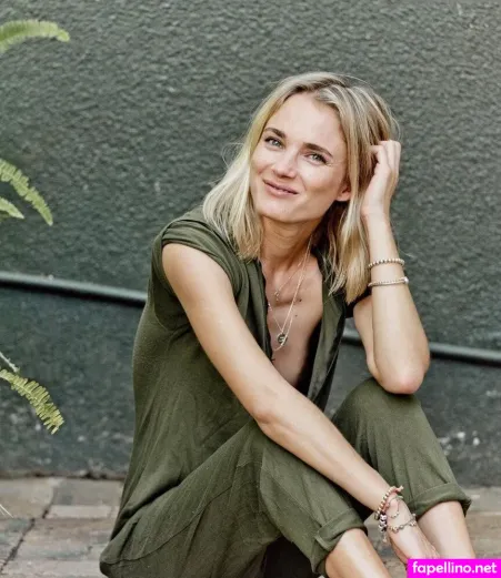 Annie Hoffmann OnlyFans Thumbnail #L5m4BXRqvc