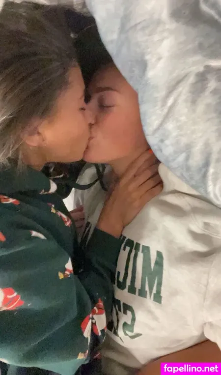 Annie Holesinger OnlyFans Thumbnail #jWR07cgkXM