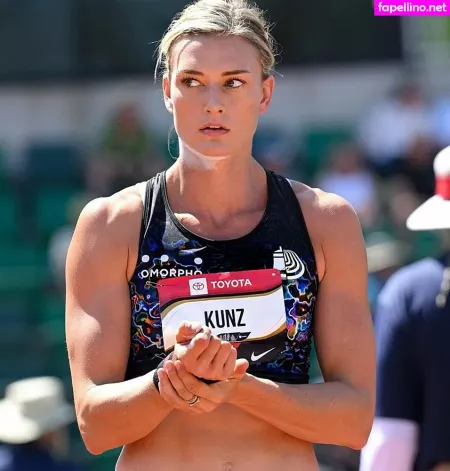 Annie Kunz OnlyFans Thumbnail #iWM79X5OR8