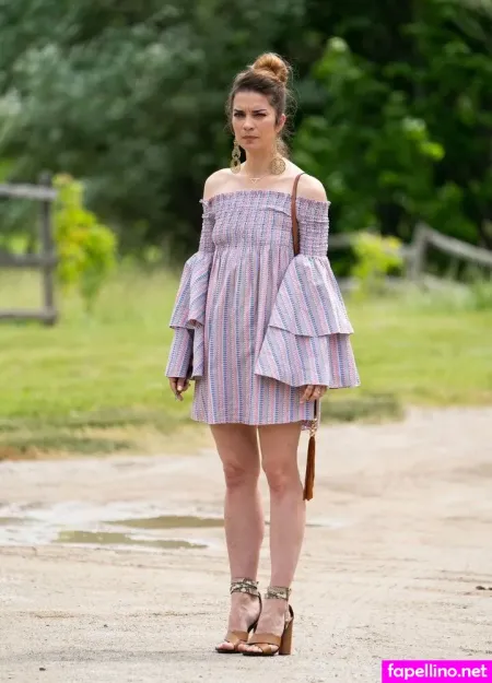 Annie Murphy OnlyFans Thumbnail #IkqnNuvUZR