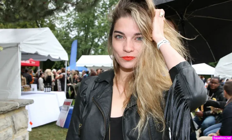 Annie Murphy OnlyFans Thumbnail #wfNiNqG3Iw