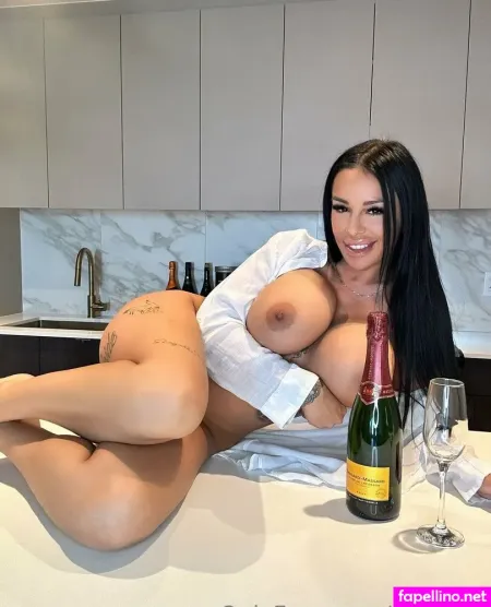 Annie Precourt OnlyFans Thumbnail #gozg7TgLW1