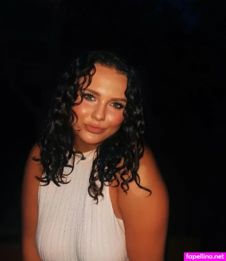 Annie Ruth Burchett OnlyFans Thumbnail #67lSFEVnUE