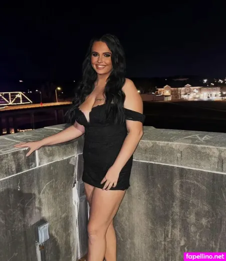 Annie Ruth Burchett OnlyFans Thumbnail #FMKf3scbFu