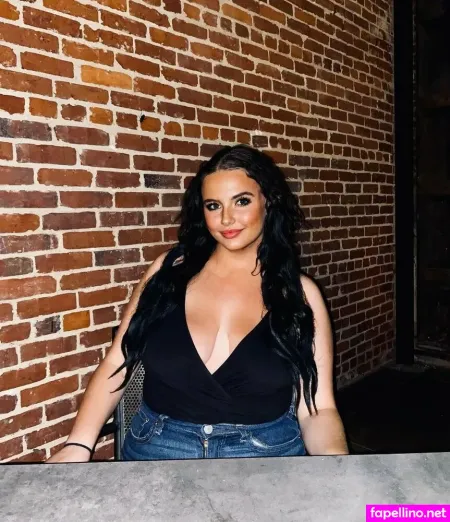 Annie Ruth Burchett OnlyFans Thumbnail #MUaMmWvNEk