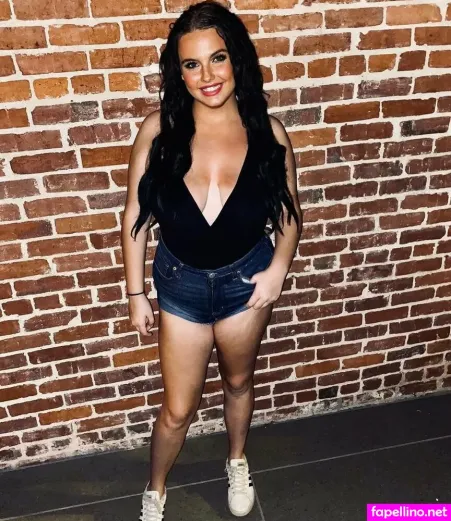 Annie Ruth Burchett OnlyFans Thumbnail #Rj650Iq17j