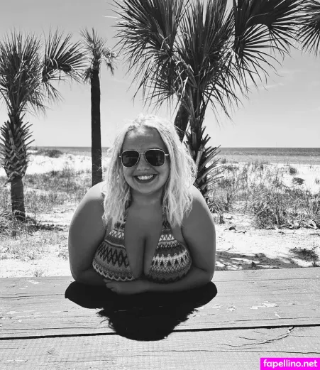 Annie Ruth Burchett OnlyFans Thumbnail #T22avsBOMs