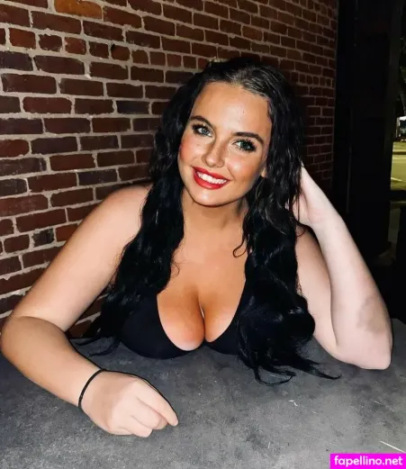 Annie Ruth Burchett OnlyFans Thumbnail #hqS36zdTso