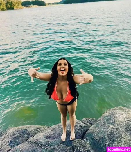 Annie Ruth Burchett OnlyFans Thumbnail #lgjHxicer1