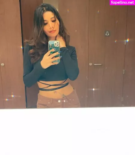 Annie Sharma OnlyFans Thumbnail #N7HpwqGIoJ