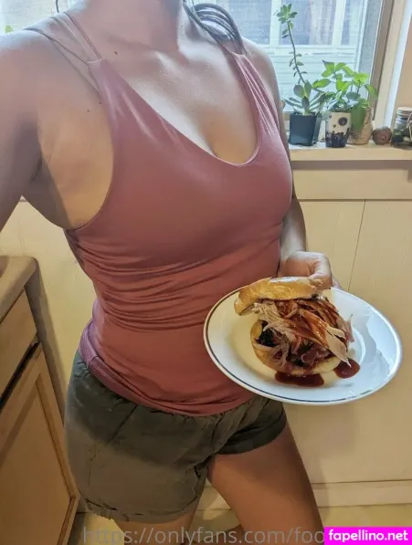 Annie The Foodie OnlyFans Thumbnail #DI32VaG1Wz