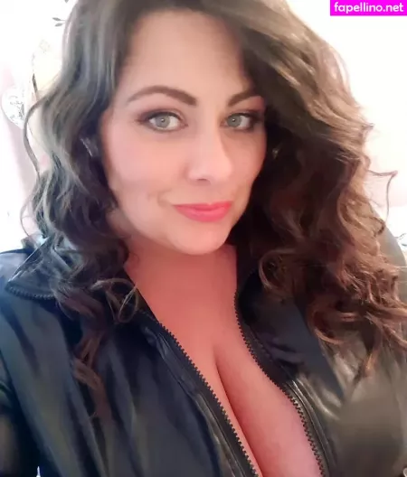 Annie OnlyFans Thumbnail #MjWpGx2jN2