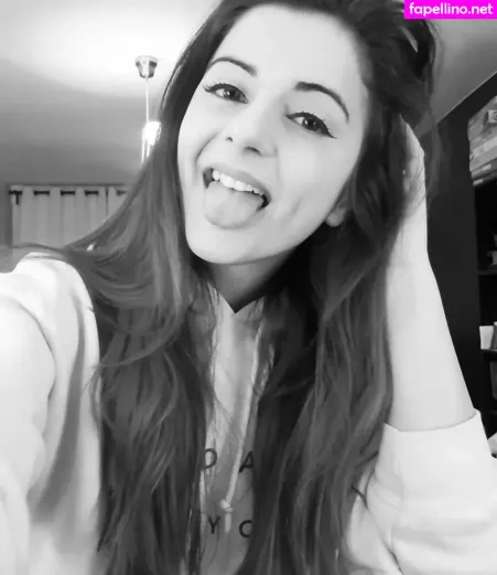 Anniefuchsia OnlyFans Thumbnail #7YCTl4J8j8