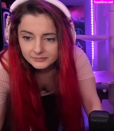 Anniefuchsia OnlyFans Thumbnail #He8SORxVwE