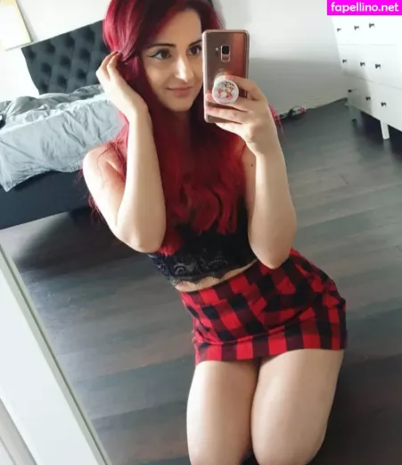 Anniefuchsia OnlyFans Thumbnail #KlzhkrPIeM