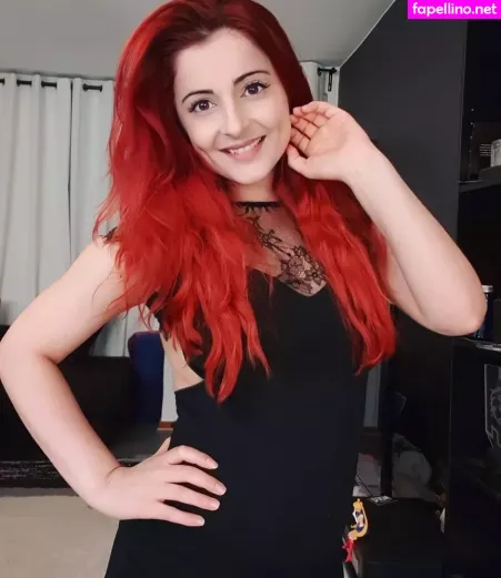 Anniefuchsia OnlyFans Thumbnail #niCS00x2cz