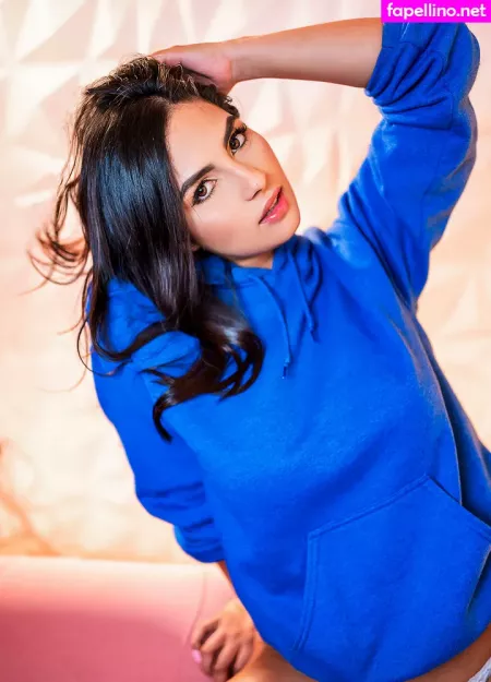 Annieguzman OnlyFans Thumbnail #bLgY4BWTeZ