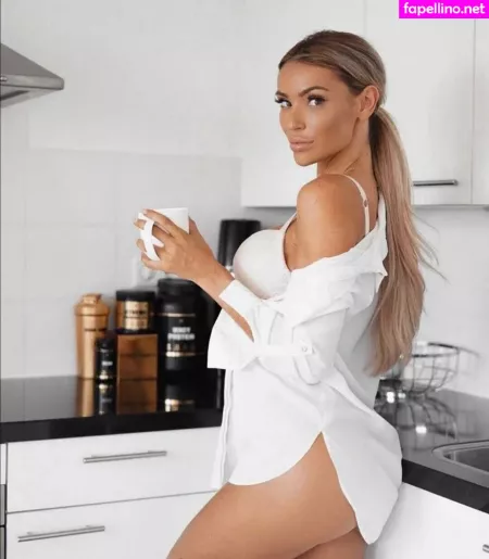 Anniek Van Kuelen OnlyFans Thumbnail #YJetKeCBlA